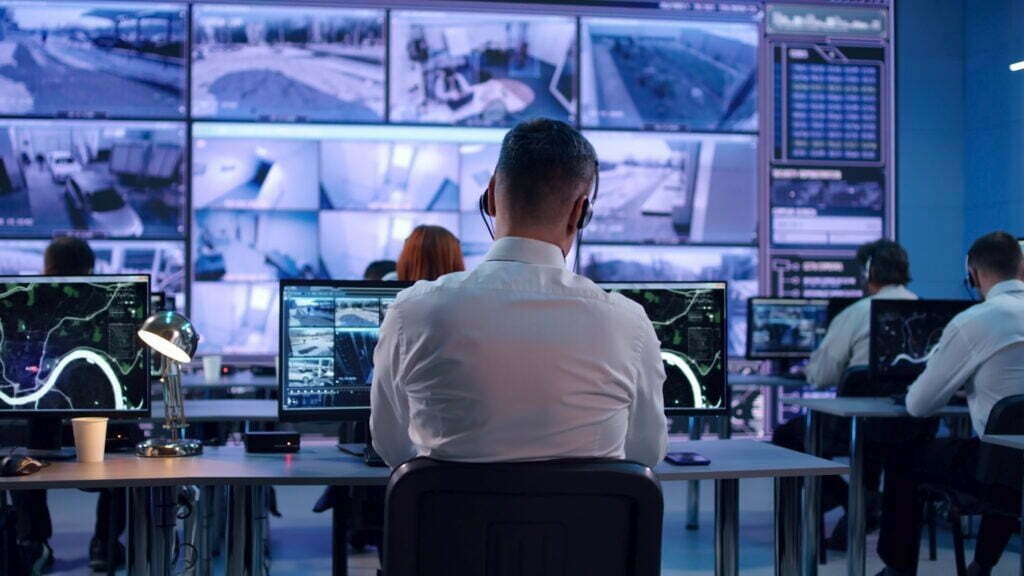 Image décorative de comment sécuriser un entrepôt ou site logistique avec un service de télésureillance