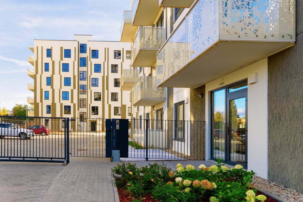 Accès sécurisé à l'entrée d'une copropriété