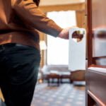 Bannière décorative pour l'article comment sécuriser un hôtel